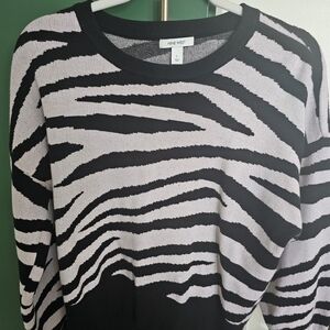 Nine West Black and Light Pink/lavender Zebra Print Sweater